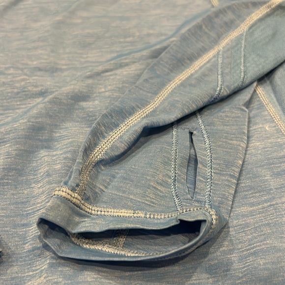 🇨🇦 🍋 Lululemon long sleeve 🍋 - Picture 5 of 8